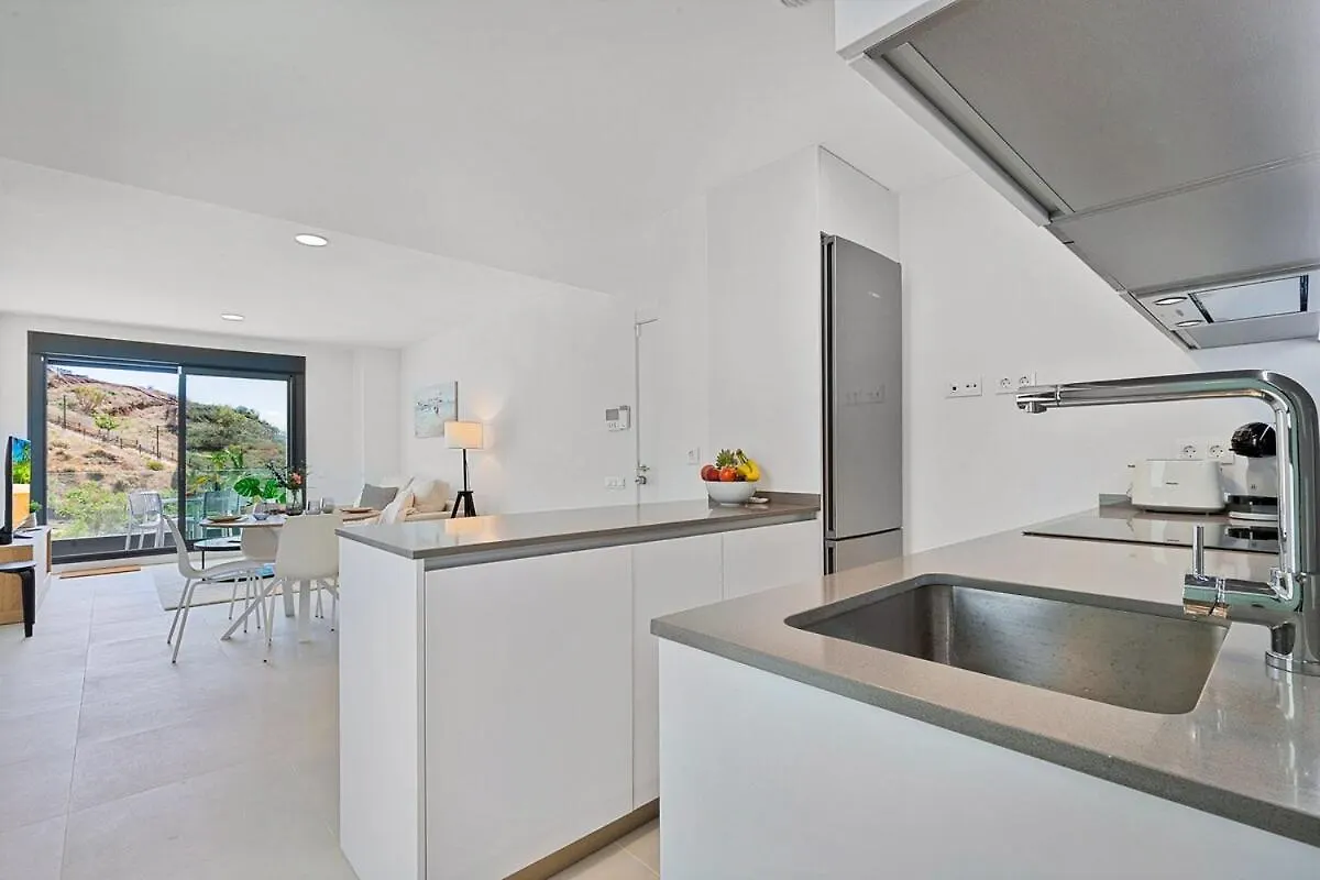 Beautiful New 2Bdr Apartment Фуэнхирола 0*,  Испания